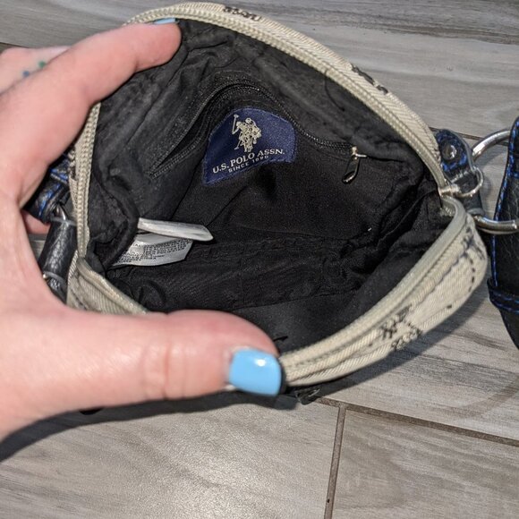 U.S Polo Assn. Logo Crossbody Bag - Picture 3 of 6